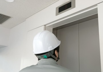 エレベーターの点検は法律で義務化されているのかのイメージ画像
