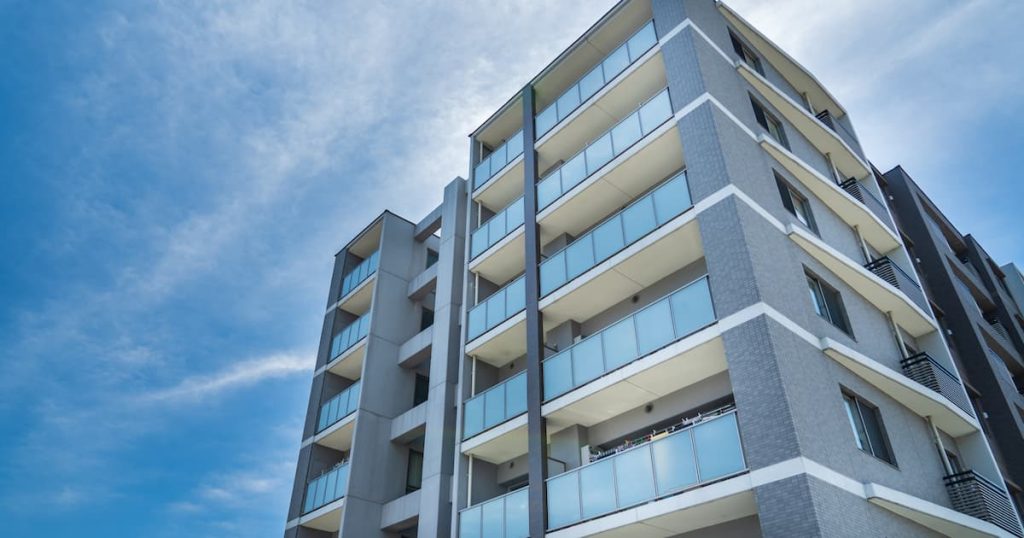 オーナー必見！マンションとアパートの違い、収益性や投資のポイントも解説